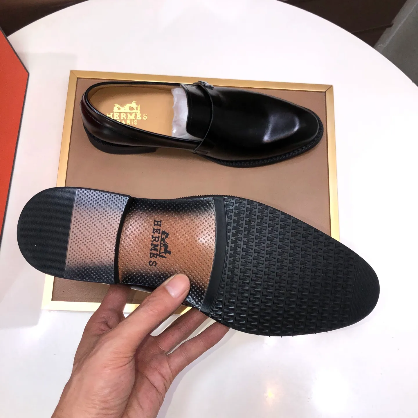Men's Men's Shoes💰540💰[HERMES] (cowhide lining)🍀Italian top luxury🍀He does not pursue novel styles and gorgeous colors, but attracts the favor of successful men with his flawless, elegant and classic style. Formal leather shoes This very comfortable, simple and stable style allows you to easily match any style! The pattern is absolutely 1:1 refined from the original case, and we strive for excellence in materials, imported cowhide + cowhide lining💪💪💪extraordinary texture👍! .Code number: 39-45 (45 customized)
